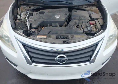 2015 Nissan Altima 2.5 S из США, поврежденный, VIN 1N4AL3AP6FN897240